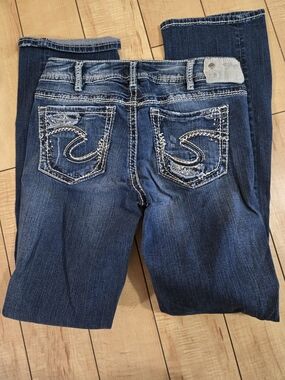 Silver Jeans Women's Dark Indigo Boot Cut Jeans with Embroidered Back Pockets